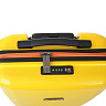 Жёлтый компактный чемодан из полипропилена